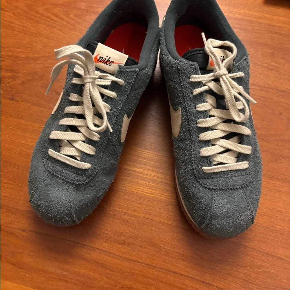 Nike Green Suede Cortez Sneakers - Picture 2 of 8